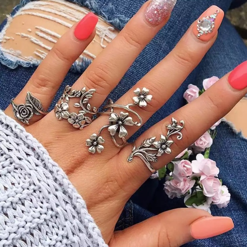 🆕 Set of 4 Silver Floral Rings
